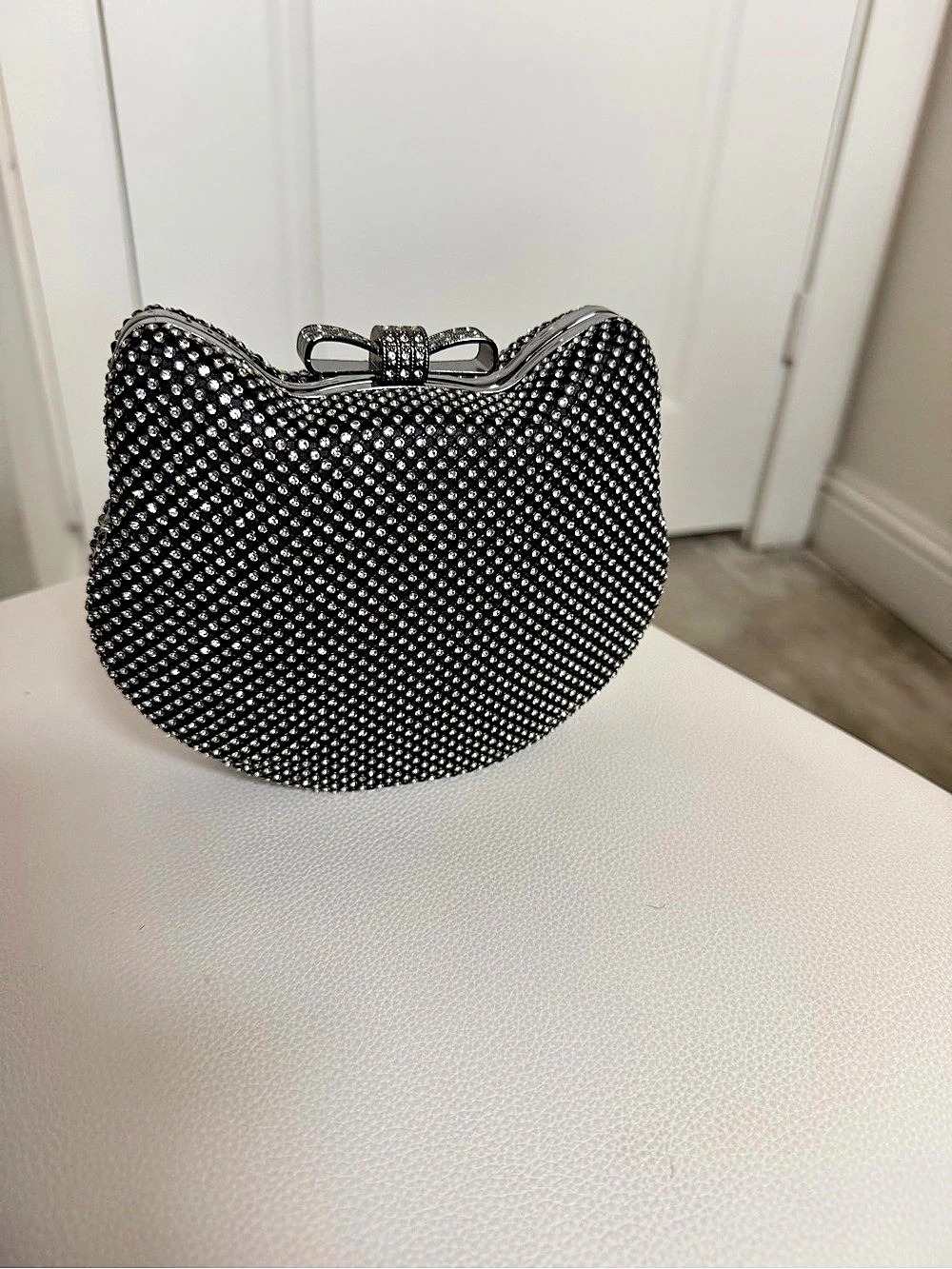 Simply Rhinestone Bow Clutch in Black & Silver